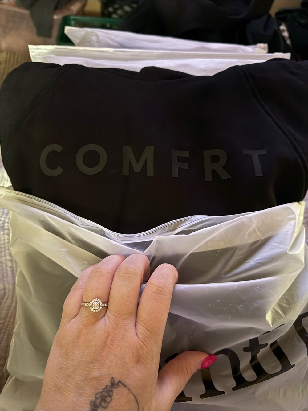 Comfort Black Crewneck Sweatshirt - Women's Pullover